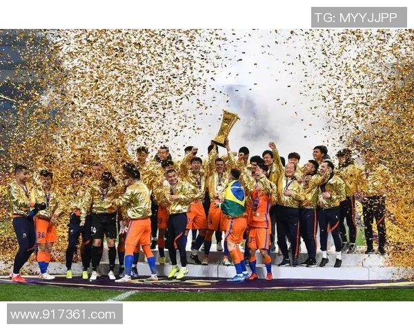 网红挑战足球明星谁能胜出引发全民热议与关注