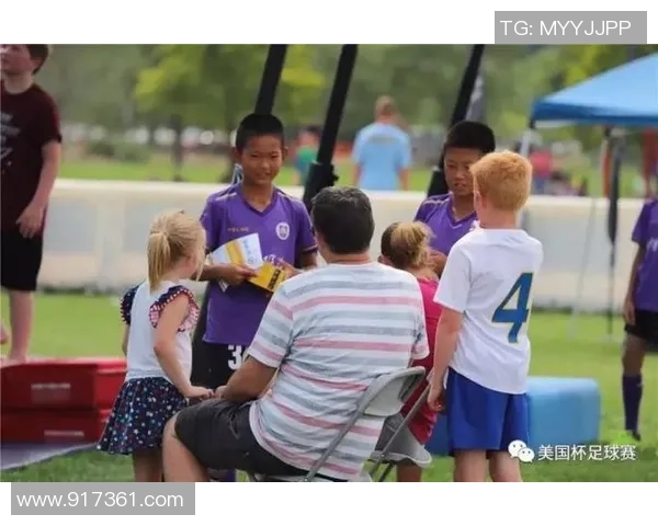 足球明星温暖探访生病小孩传递爱心与希望的感人故事